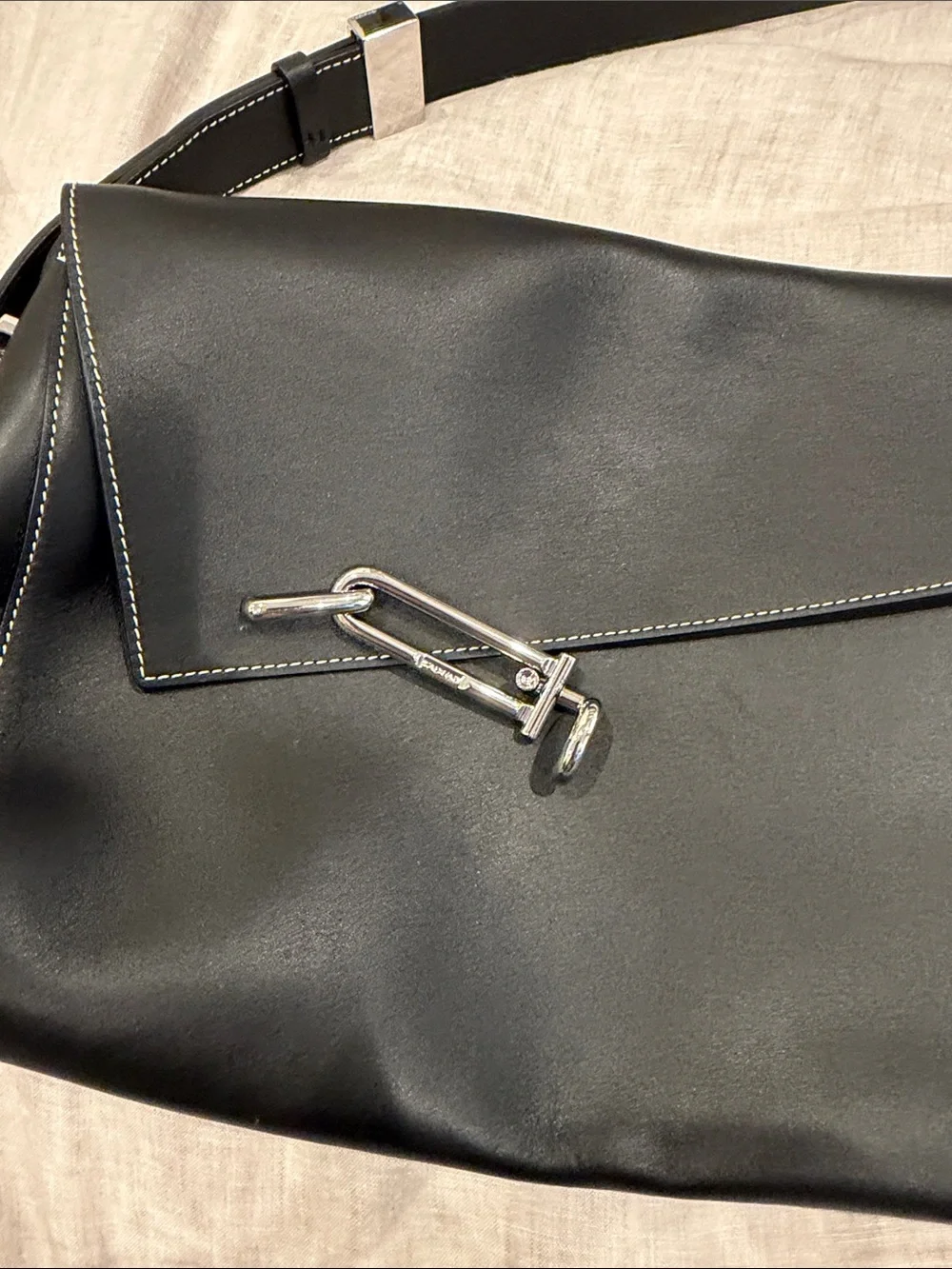 Men's Black Leather Messenger Bag - Classic Minimalist Design